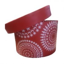 Produkt oferowany przez sklep:  Pudełko prezentowe okrągłe 13.5x9x14 cm czerwone